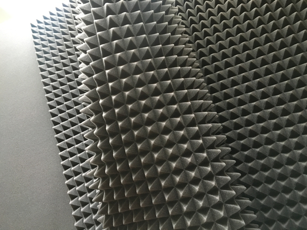 Акустический поролон "пирамида" 2000х1000х45мм графитовый по низкой ...