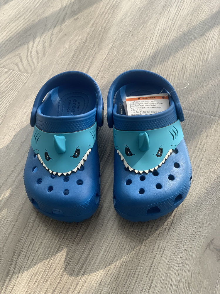 Crocs at cheap work flat