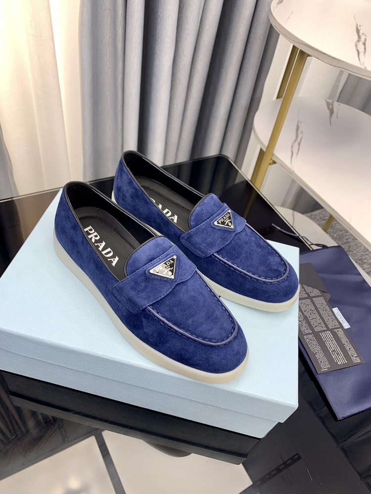 Лоферы Prada - купить с доставкой по выгодным ценам в интернет-магазине ...