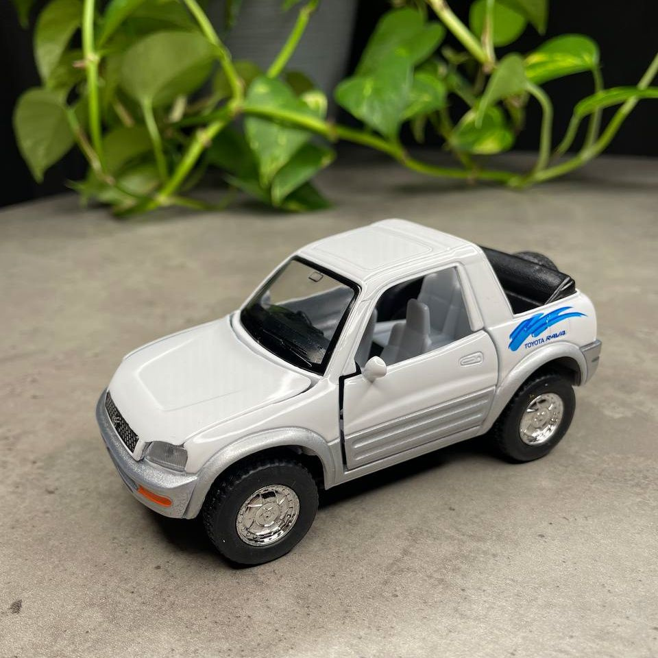 Машинка металлическая Kinsmart 1:32 Toyota RAV4 (концепт) 5011DKT  инерционная, двери и капот открываются / Белый - купить с доставкой по  выгодным ценам в интернет-магазине OZON (964464531)