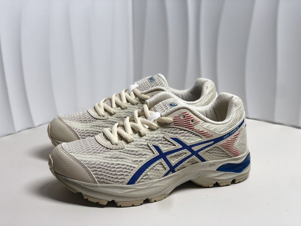 Кроссовки ASICS #1