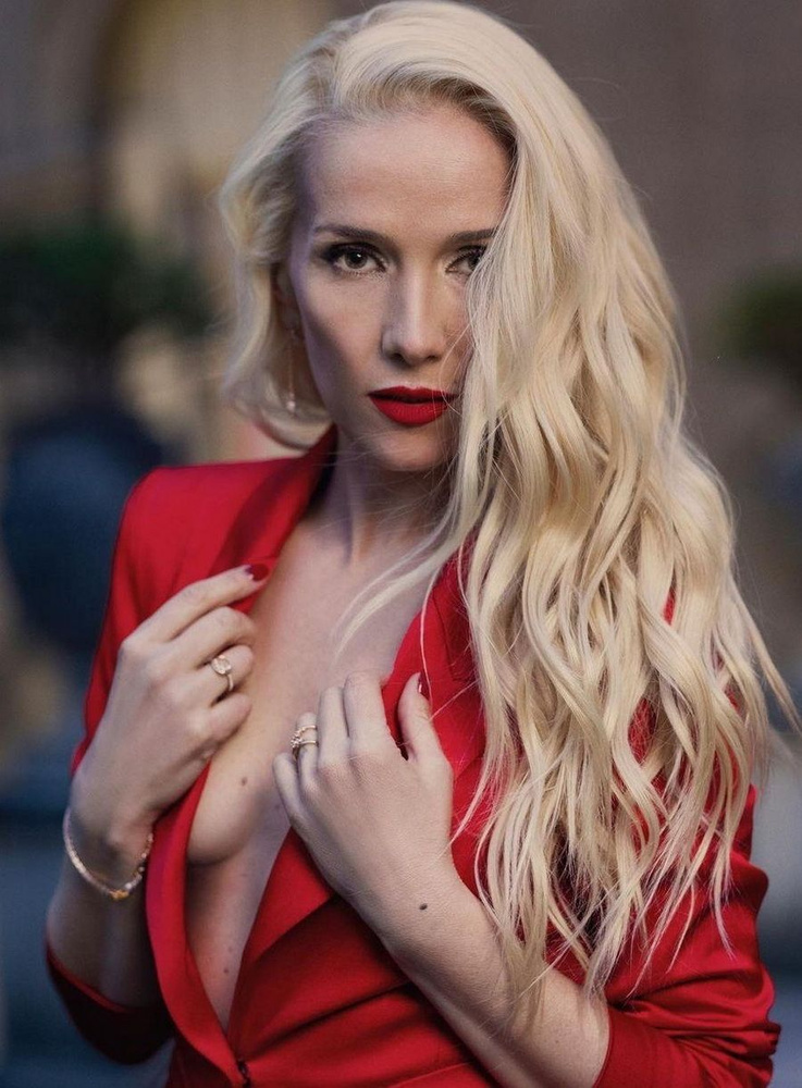 Олар жалаңаш ұйықтап жатқан әйелдерді түсіреді