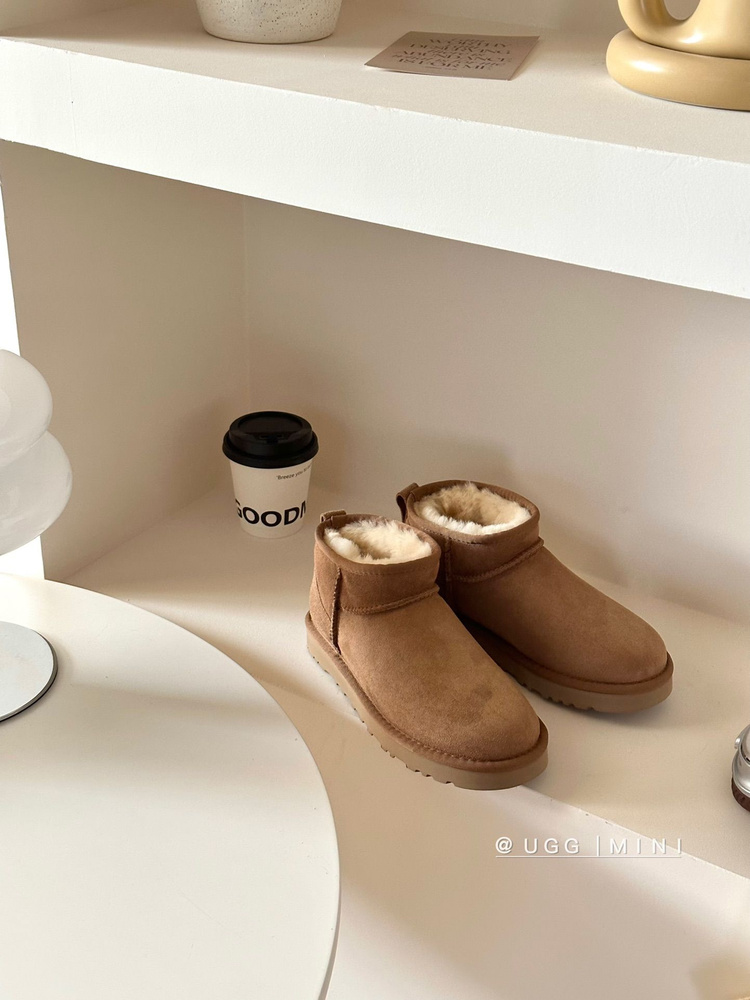 Ботинки UGG #1