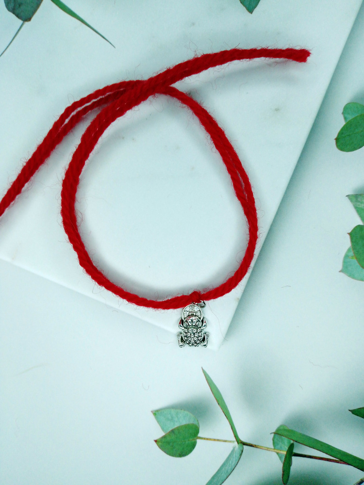 Красная нить с подвеской жаба богатства - купить с доставкой по ...