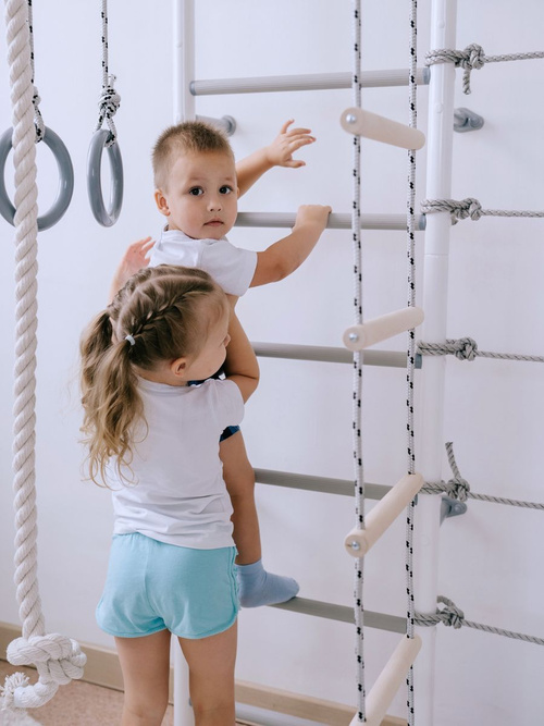 Oz qoli bilan uy qurilishi