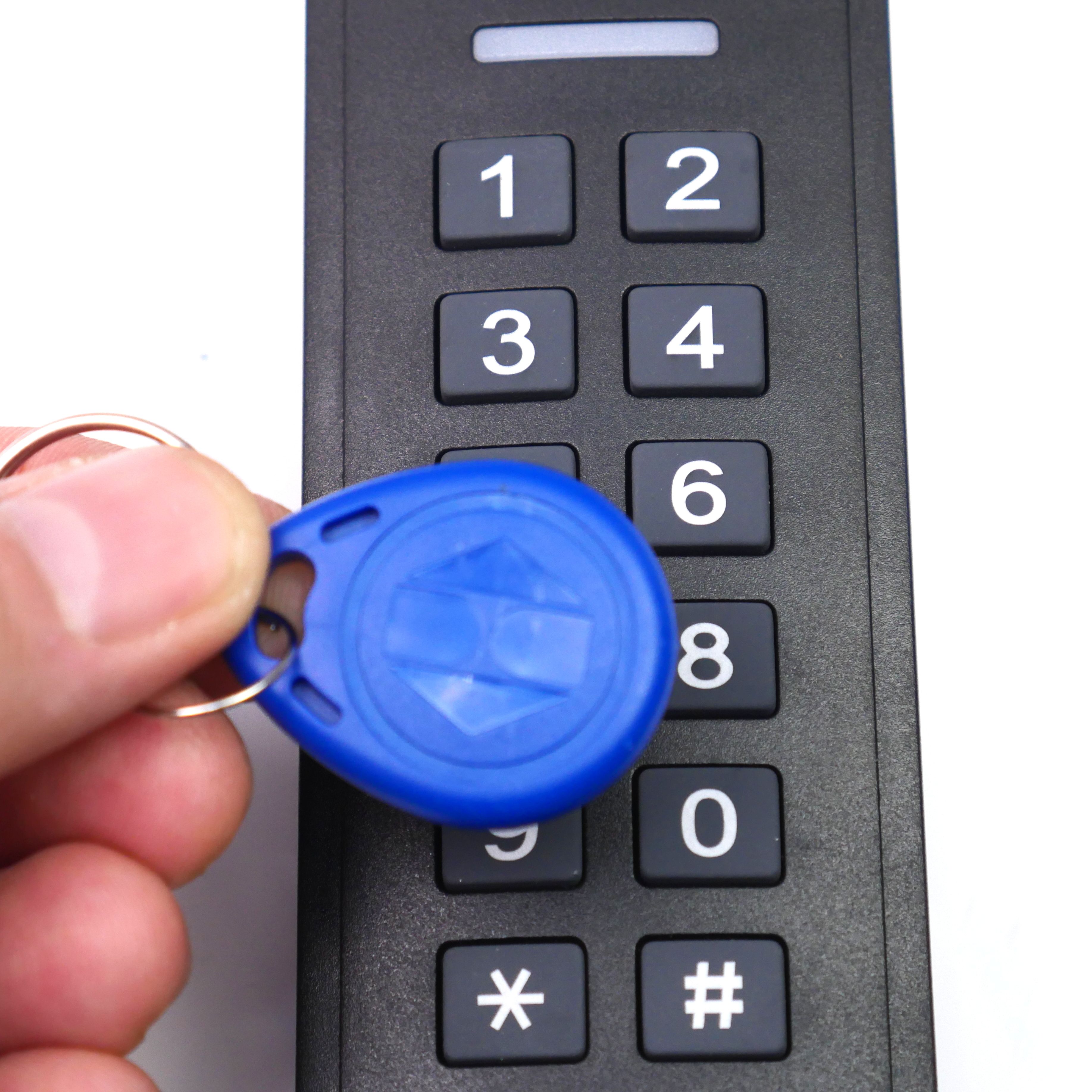 Электромагнитный замок на калитку комплект, подключен и настроен ...