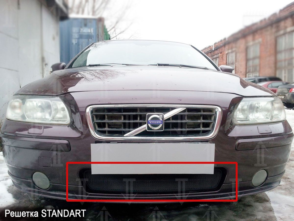 Защитная сетка радиатора черная Volvo S60 (2004-2010) рестайлинг / съемная решетка на бампер Вольво S60 #1