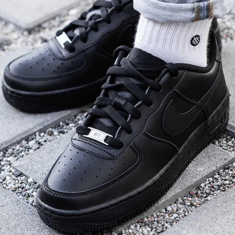 Nike air force black. Nike Air Force 1 черные. Найк АИР Форс мужские черные. Nike Air Force 1 черные мужские. Nike Air Force Low черные.