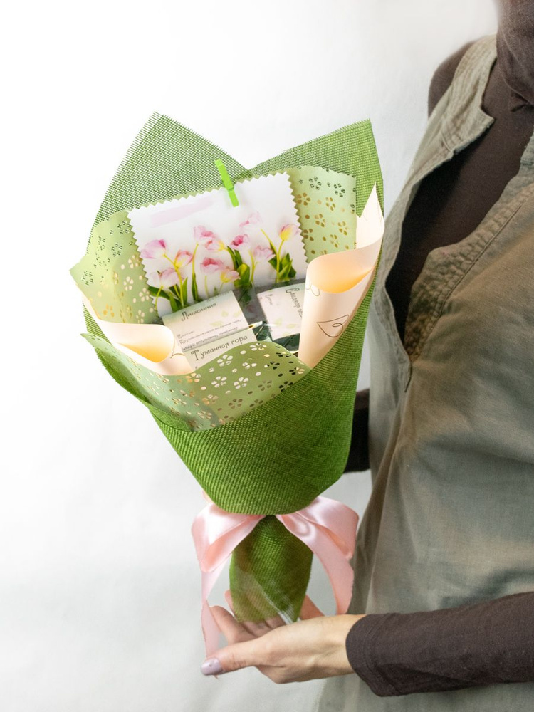 Букет из зеленого чая "Тюльпан" от Teacoroom в подарок на 8 марта  #1