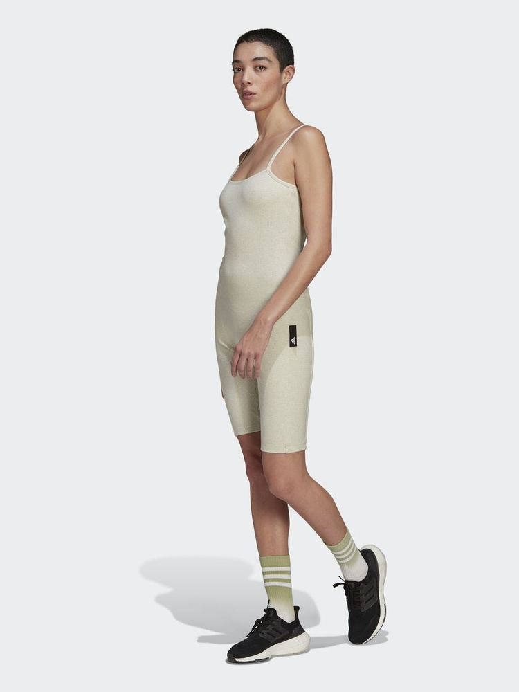 Комбинезон женский adidas W Sl Su Jmpst, цвет: bogrme (бежевый). HE4146.  Размер L (48/50), Женский, размер 50, 48, материал Полиэстер, Хлопок —  купить в интернет-магазине OZON