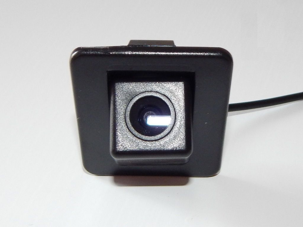 Камера заднего вида Bicam (B065) для Hyundai (Хендай) i40, Elantra; Kia (Киа) Cerato; Lada (Лада) Vesta, #1