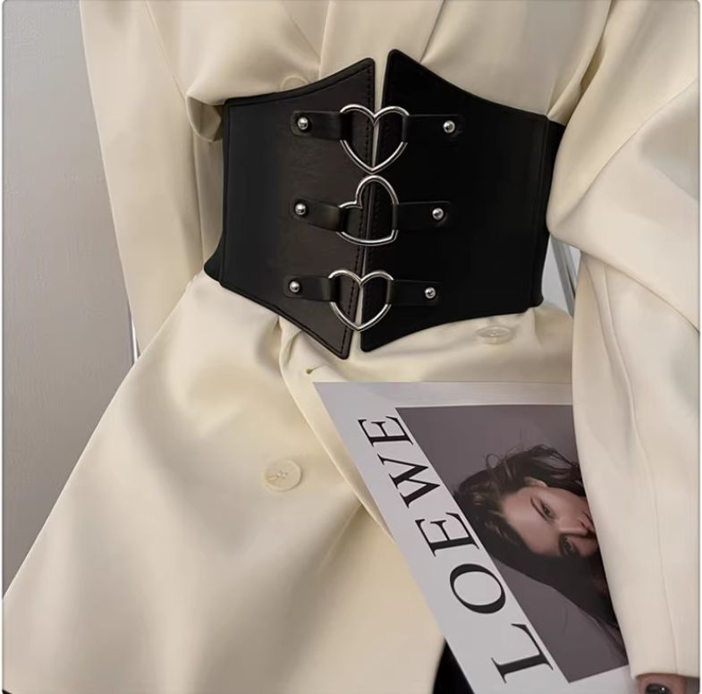 Әдемі жалаңаш әйелдердің үй фотолары