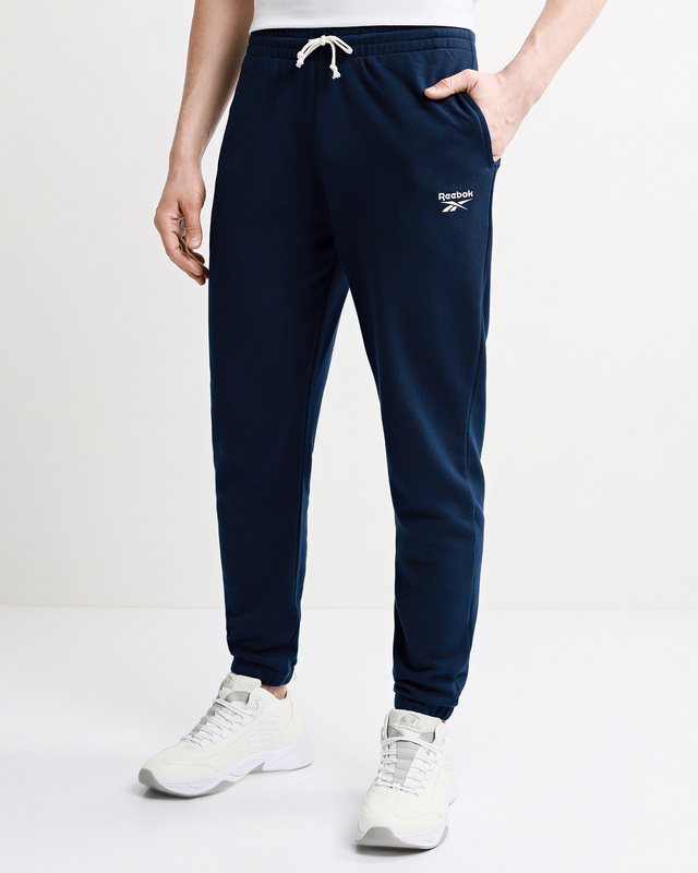 Спортивные штаны reebok. Reebok спортивные штаны мужские 101405263. Штаны Reebok мужские синие fk6202. Спортивные штаны рибок. Спортивные брюки мужские рибок z64329 APU 512.