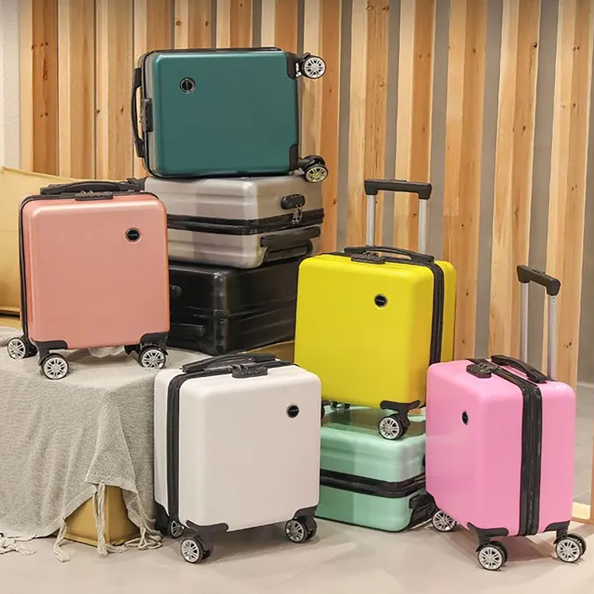 Чемодан ABS пластик 40 см 30 л купить на OZON по низкой цене (1884054491)