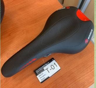 Седло велосипедное MTB COMIRON VINGEGAARD M049 270X140, технологии: DW, ED, полиуретан принтованный глянец, чёрный, красный Седло велосипедное MTB COMIRON VINGEGAARD M049 270X140, технологии: DW, ED, полиуретан принтованный глянец, чёрный, красный