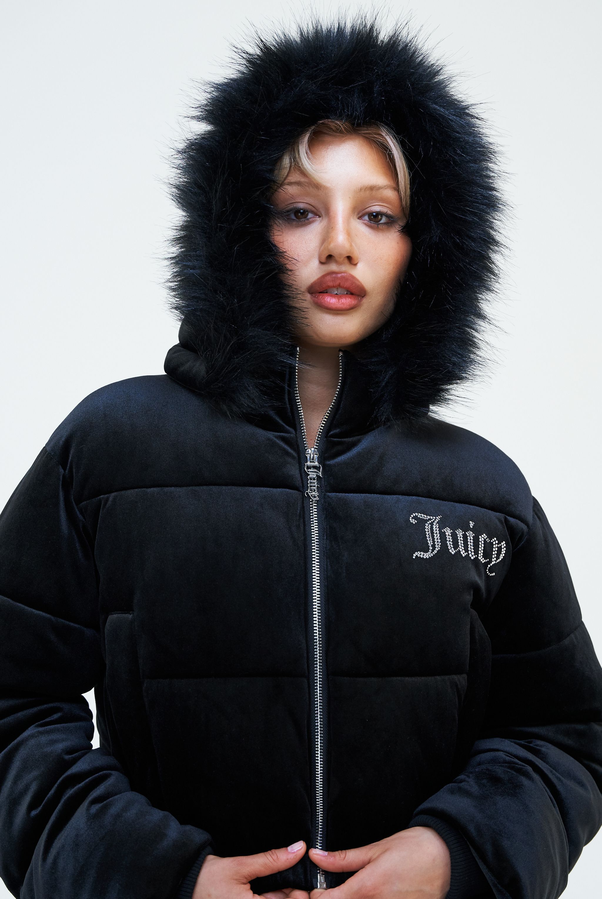 Куртка Женский Juicy Couture черный, размер 48 Еврозима Китай