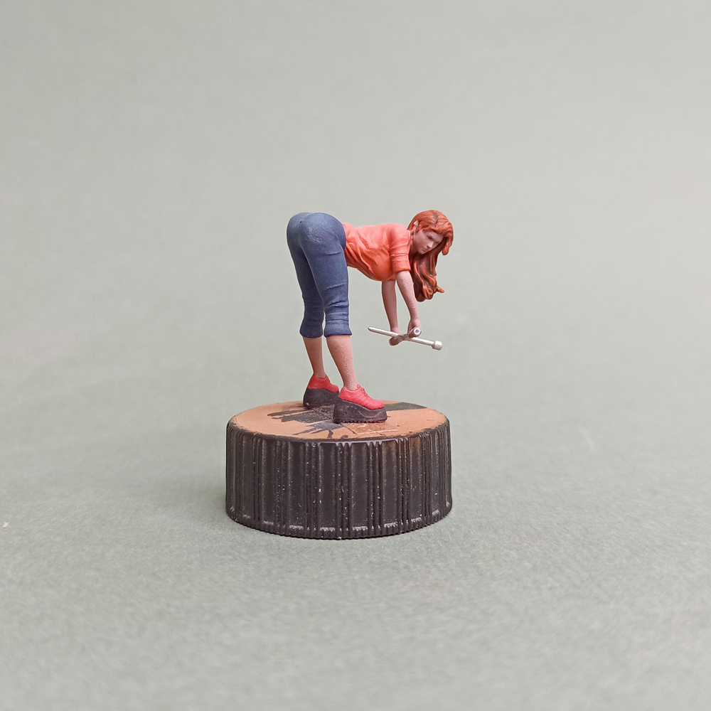 Девушка с крестовым ключом. Расписанная. Фигурка в масштабе 1:43 ...