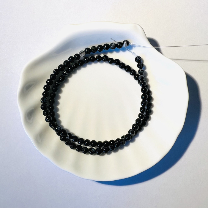 Глазковый Агат черно-белый, бусины круглые 4 мм в диаметре, на нитке ...