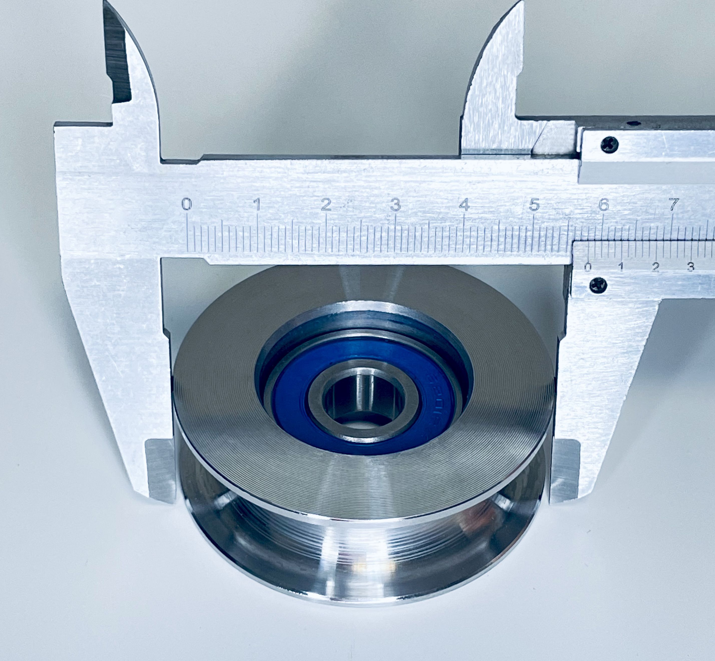 Ролик-шкив с подшипником диаметр 60х12 мм с канавкой 15 мм монтажный ...