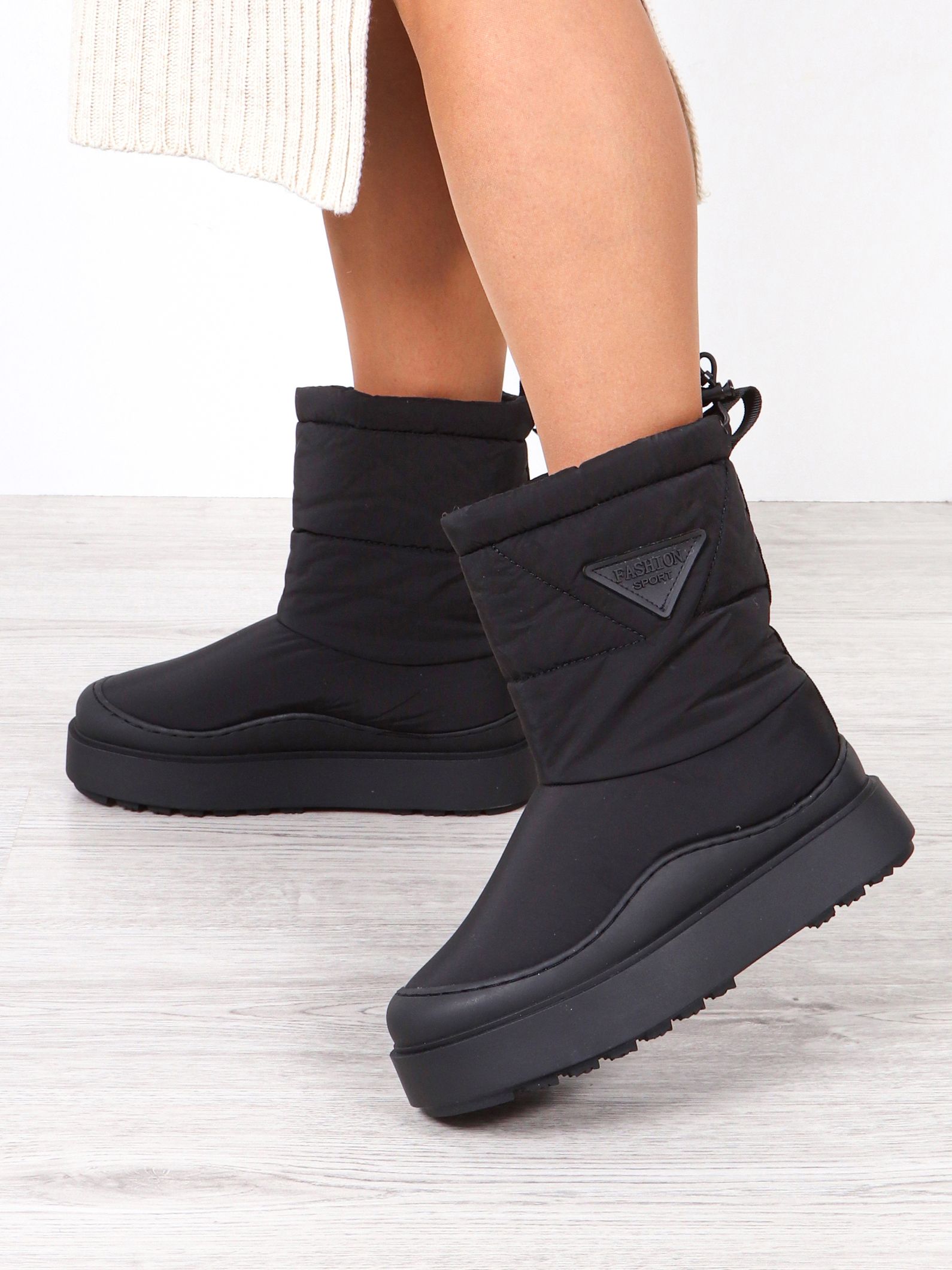 Adidas fur best sale lined boots