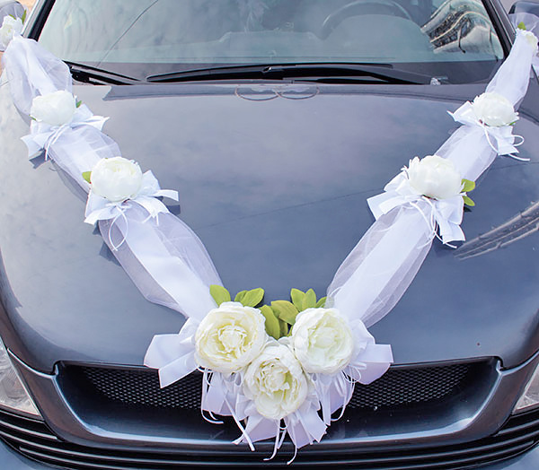 Свадебные украшения для автомобиля