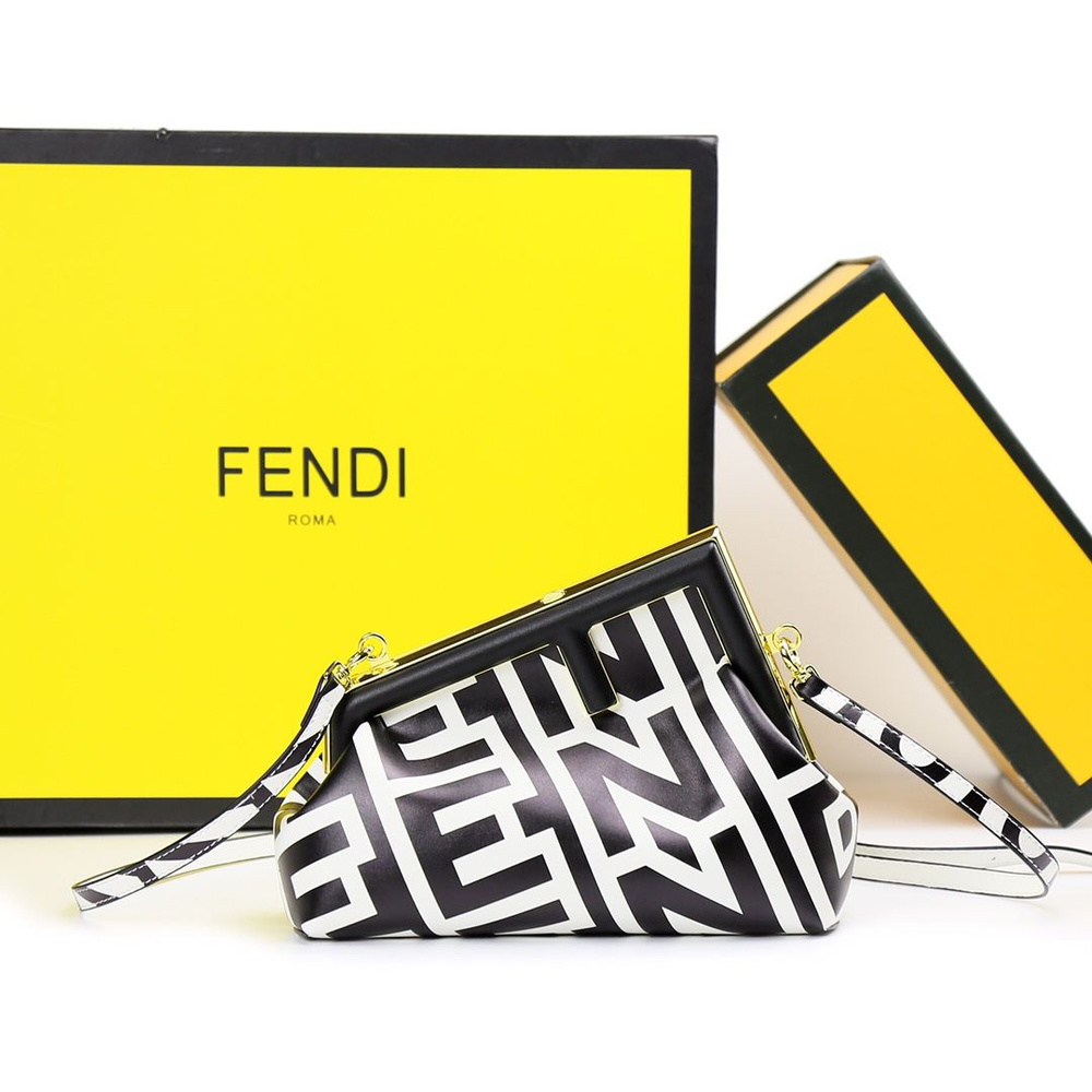 Fendi Сумка на плечо сумка-рюкзак 1.
