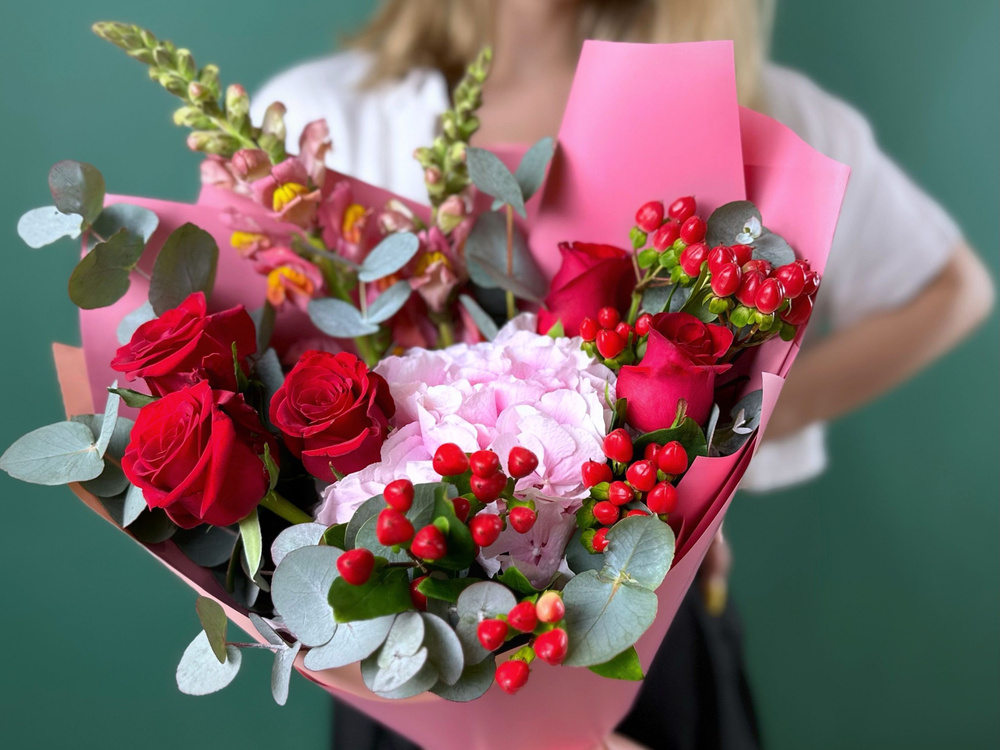 Гортензия, Кустовая роза Мосцветок, цвет красный, розовый купить по ...