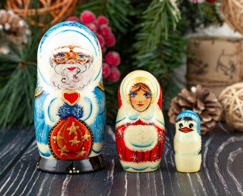 Матрешка деревянная новогодняя Дед Мороз (Голубой) 3 места 10см, русский сувенир ручной работы  #1