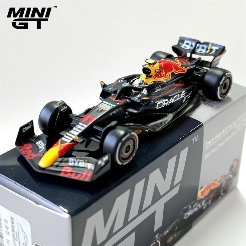 Машинка minigt 1/64 MGT 538 Oracle Red Bull Racing RB18 #11 2022