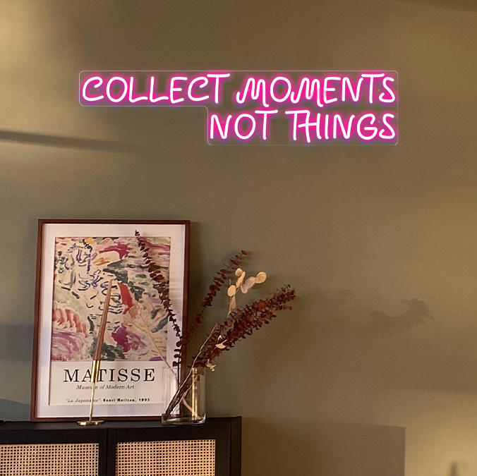 Табличка неоновая Коллекционируй моменты, а не вещи Collect moments not things, 19х80 см, розовая  #1