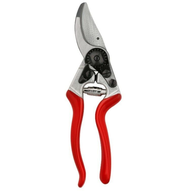 Секатор Felco 8 также можно использовать для обрезки копыт сельскохозяйственных коз.  #1