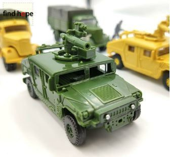 Сборная модель Автомобиль Hammer M1046 1/72 зеленая раскраска #1