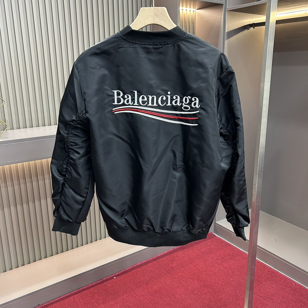 Куртка Balenciaga - купить с доставкой по выгодным ценам в интернет ...
