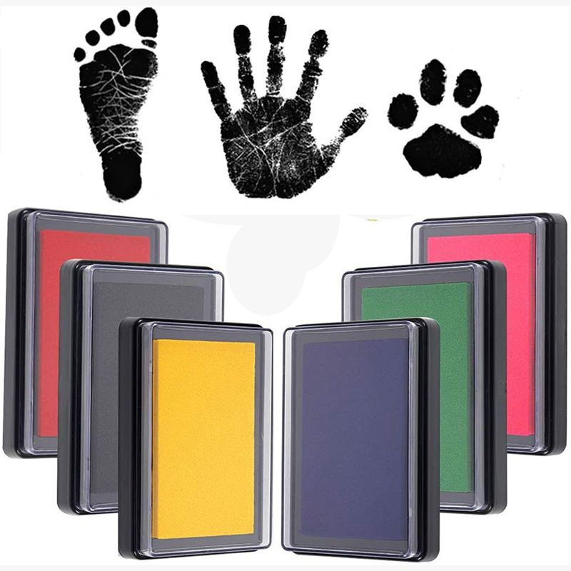 Набор слепков, используемых для создания ручек и ножек новорожденных ...