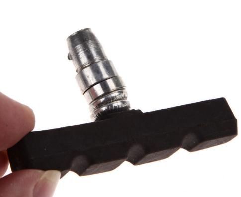 Колодки QA-26 для V-brake, 70MM, чёрные, с креплением. Колодки QA-26 для V-brake, 70MM, чёрные, с креплением.