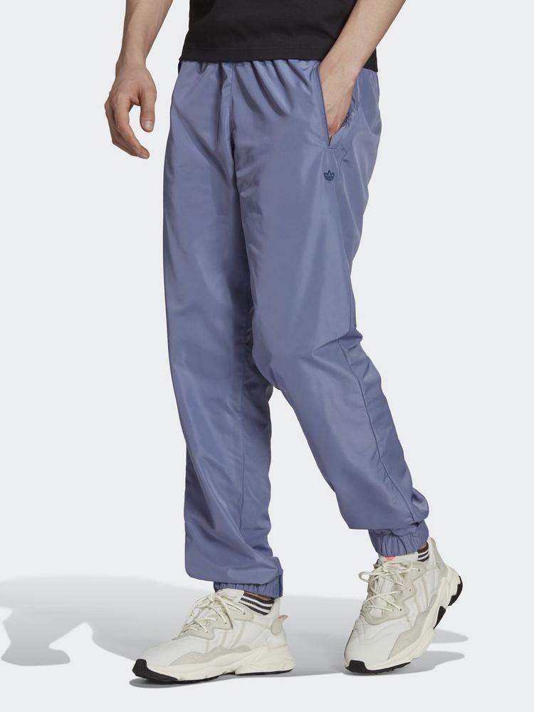 Adidas chino hotsell pant pompa