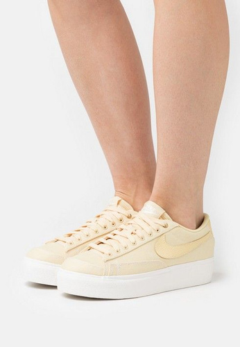 Nike blazer low lx pale clearance ivory