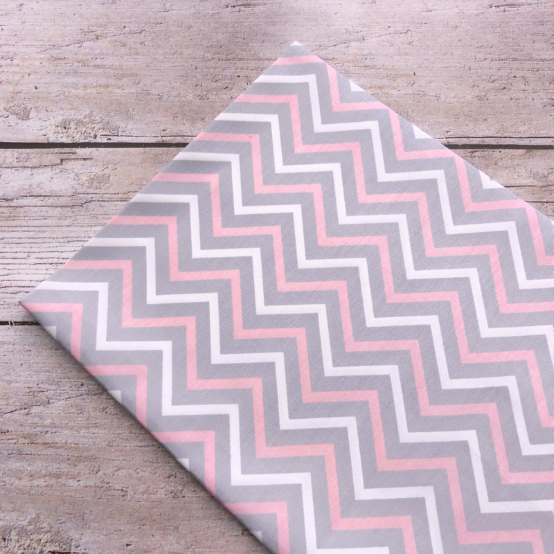 Чехол на доску бело-серый зигзаг. Зигзаг 7. Бирюзовая ткань на белом. Линия зигзаг. Зигзаг 7.