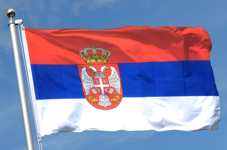 Боснийские фанаты напали на украинских болельщиков из-за флага России