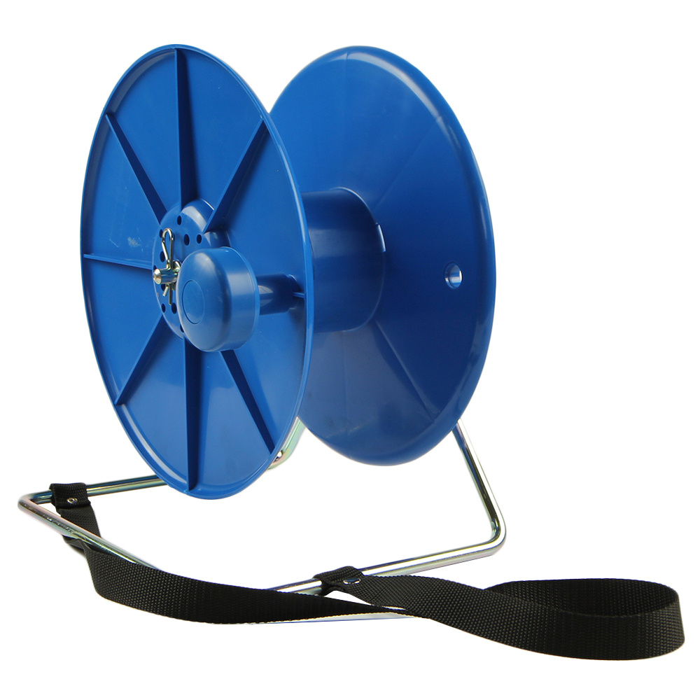 Катушка с намоточным механизмом для шнуров, лент и тросов ...