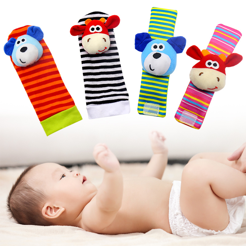 Удлиненные носки в рубчик с декоративной игрушкой «Вear»