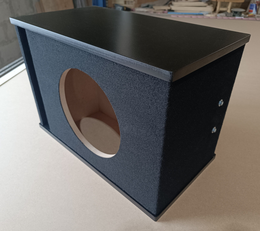 Корпус 44 л. для сабвуфера 10 дюйм (242 мм) с щелевым фазоинвертором ...