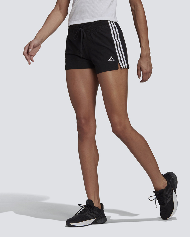 Adidas store essentials short