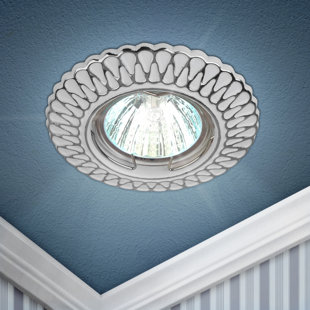 Светильник ЭРА штампованный MR16,12V/220V, 50W белый/хром ST4 CH/WH /1 ...