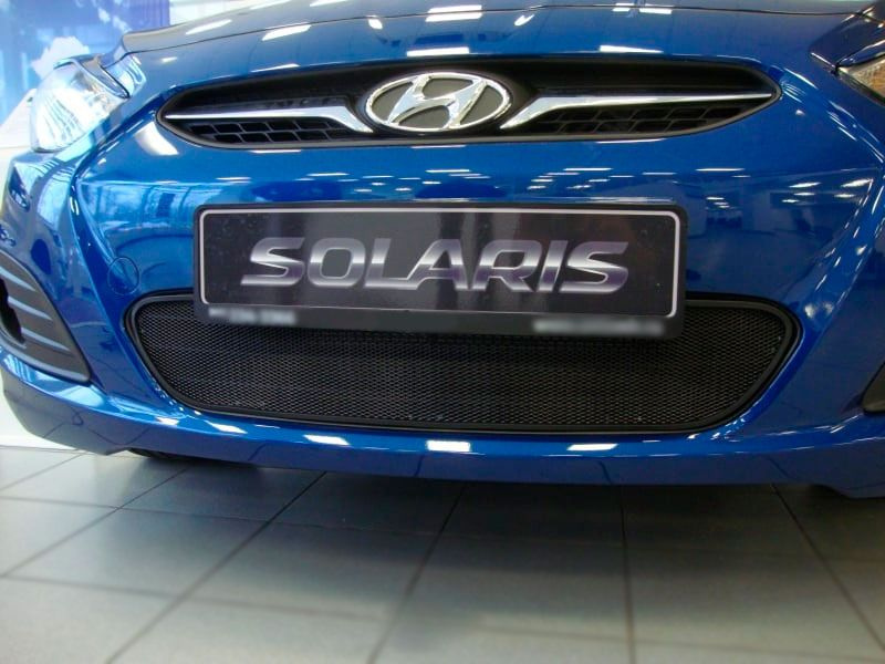 Защитная сетка радиатора черная Hyundai Solaris (2011-2014) / съемная ...