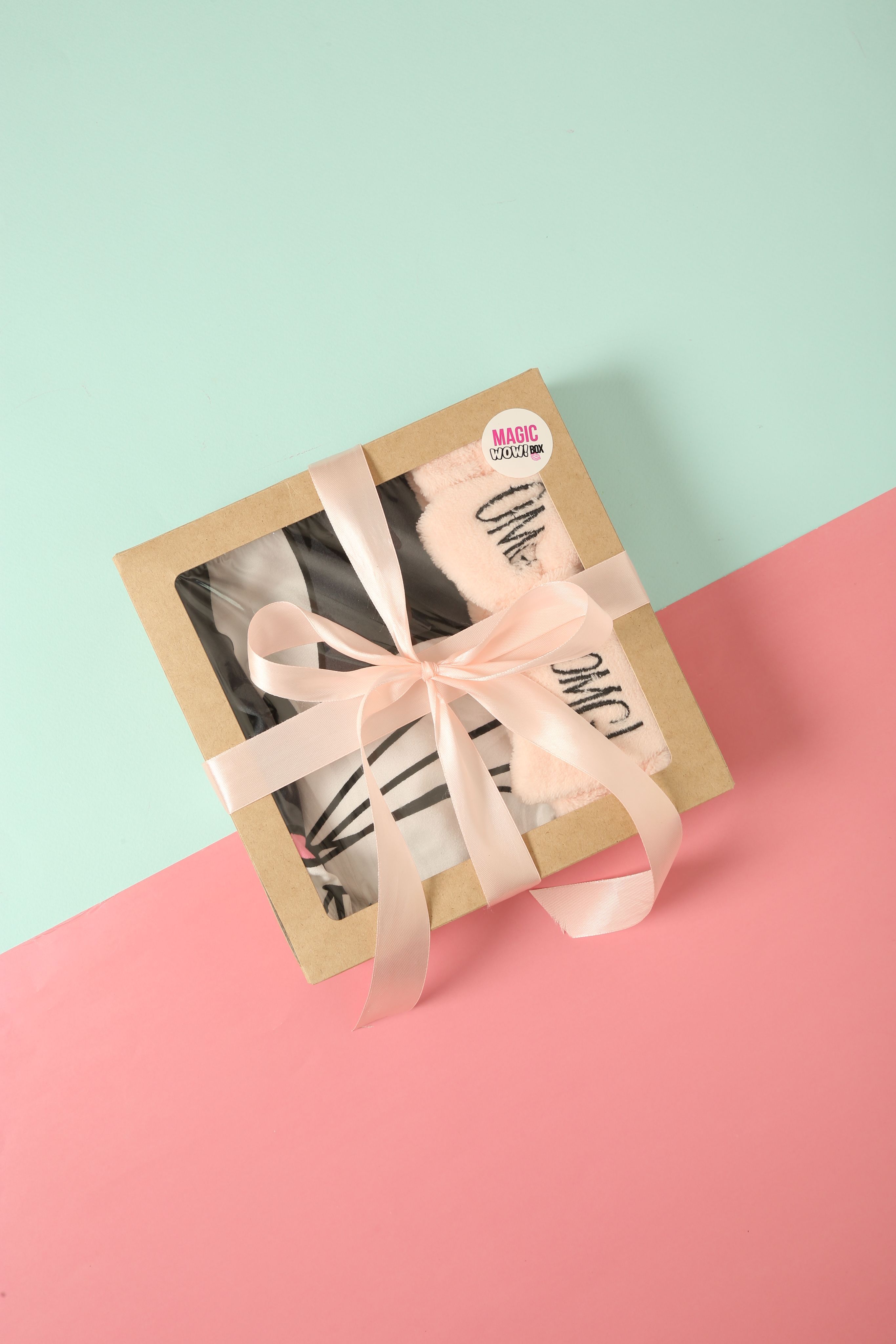 Подарочный набор для женщин "БАГЗ БАННИ"/ Пижама женская / Маска для ...