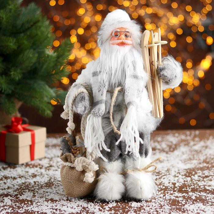 Дед Мороз "В белой шубке с лыжами" 18х30 см #1