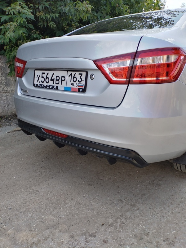 Диффузор заднего бампера (под покраску) Лада Веста седан / СВ / SW ...