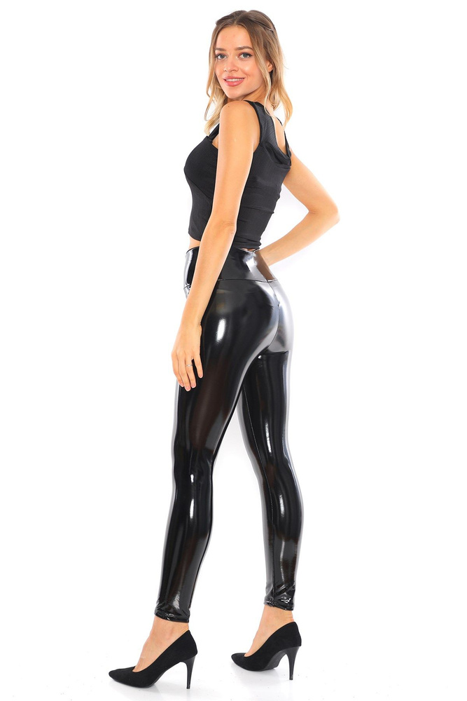 Брюки из мокрой кожи. Pvc лосины. Wet leggings. Wet leggings. Wetlook sport girl.