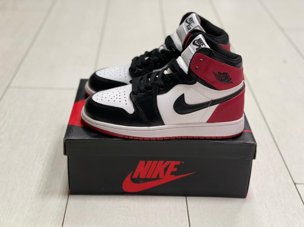 Jordan 1 с мехом. Nike air jordan 1 хамелеон.